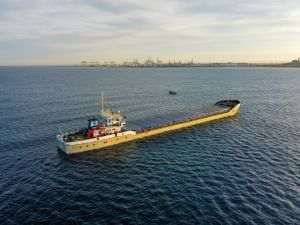 Al Jazeera: Iranul îşi mută comerţul spre Marea Caspică pe fondul blocadei din sud